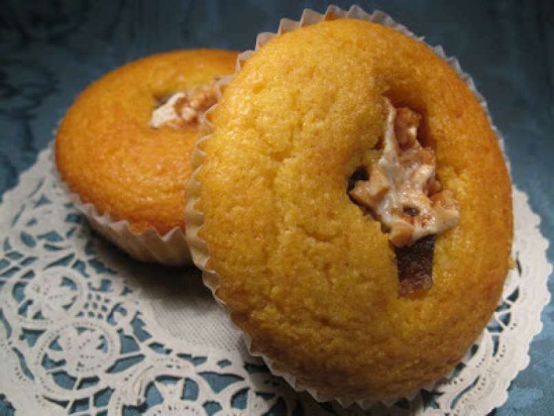 Muffin di farina gialla con marron glacè e torrone - foto 3