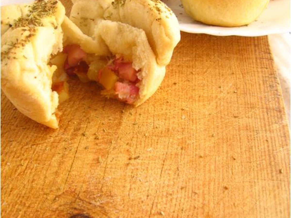 Muffin di pizza ripieni di patate e pancetta - foto 3