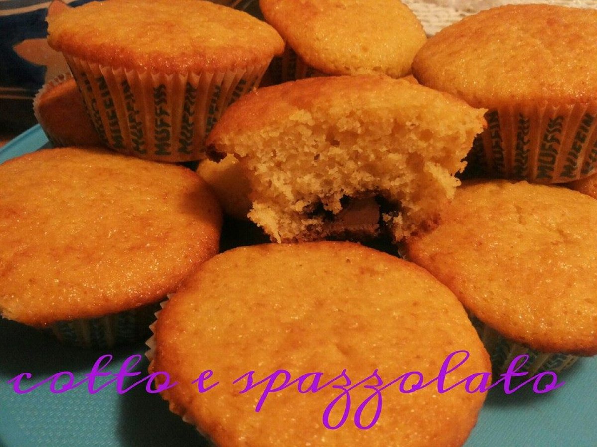 Muffin ripieni di ovetti
