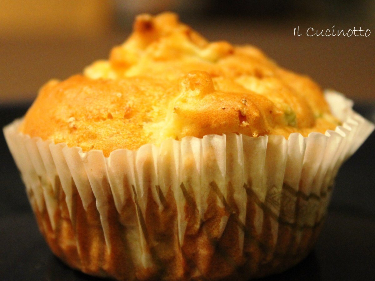 Muffin salati al cavolfiore verde