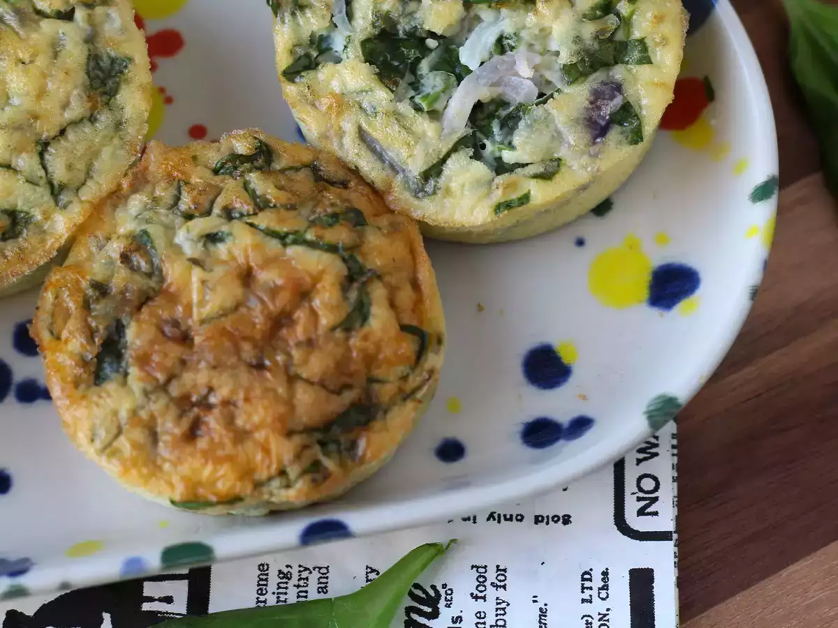 Muffin salati con cottage cheese e spinaci in friggitrice ad aria - foto 3