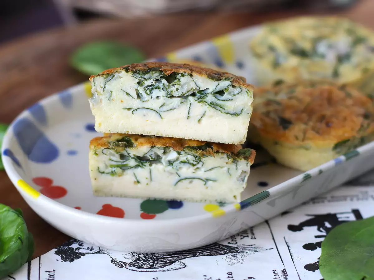 Muffin salati con cottage cheese e spinaci in friggitrice ad aria - foto 6