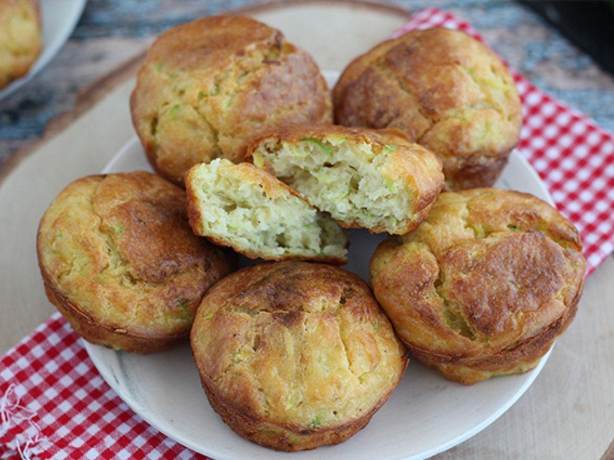 Muffin salati con zucchine e formaggio caprino - foto 4