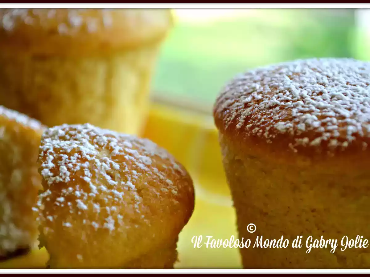 Muffins al caffè aromatizzato al cioccolato e nocciola, con crema di burro al caffé - foto 3