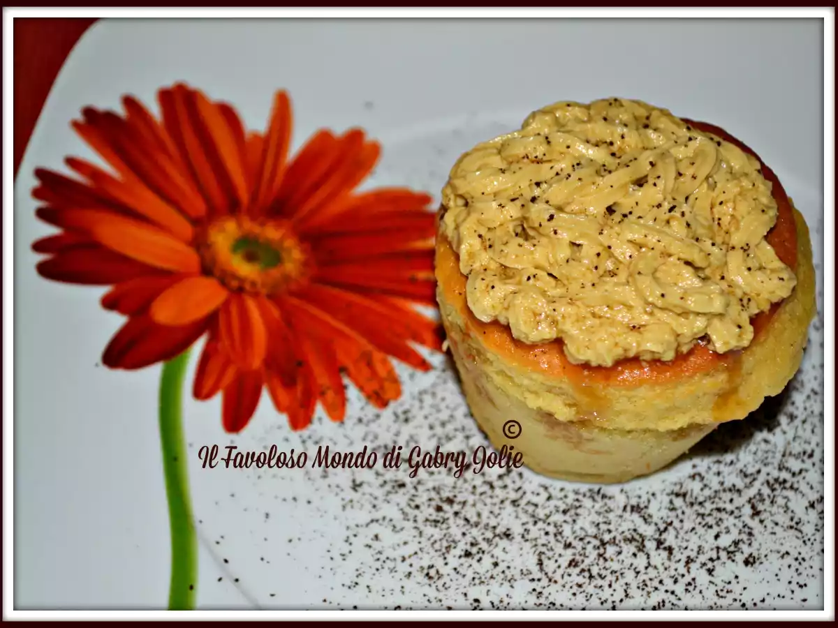 Muffins al caffè aromatizzato al cioccolato e nocciola, con crema di burro al caffé - foto 5