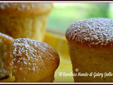 Muffins al caffè aromatizzato al cioccolato e nocciola, con crema di burro al caffé - foto 3