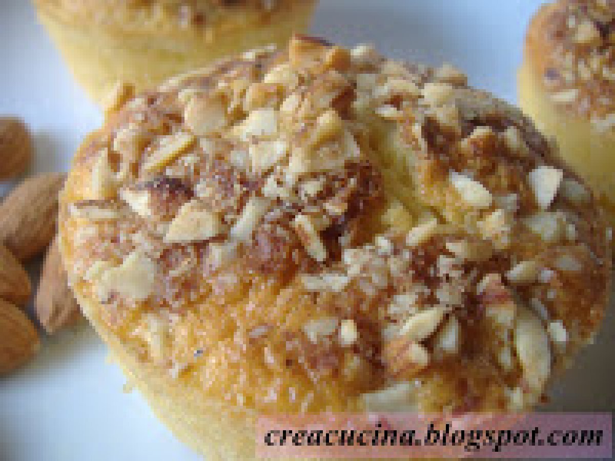 MUFFINS AL MANGO IN CROSTA DI MANDORLE E CANNELLA - foto 4