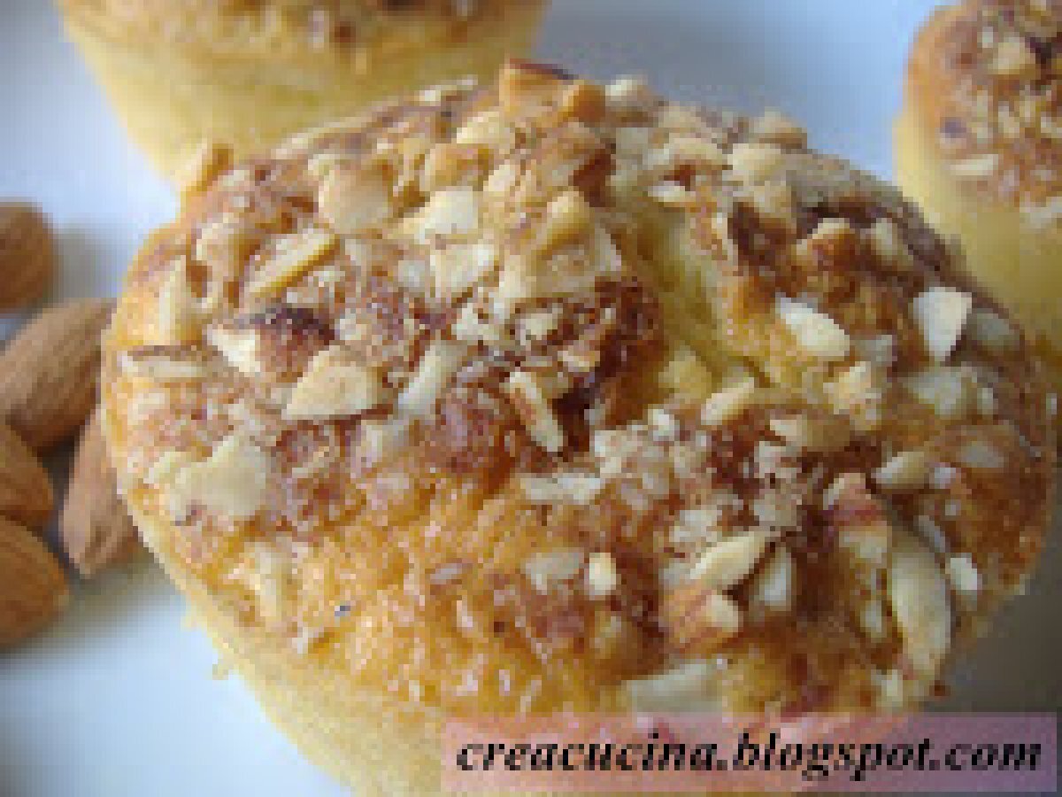 MUFFINS AL MANGO IN CROSTA DI MANDORLE E CANNELLA - foto 4