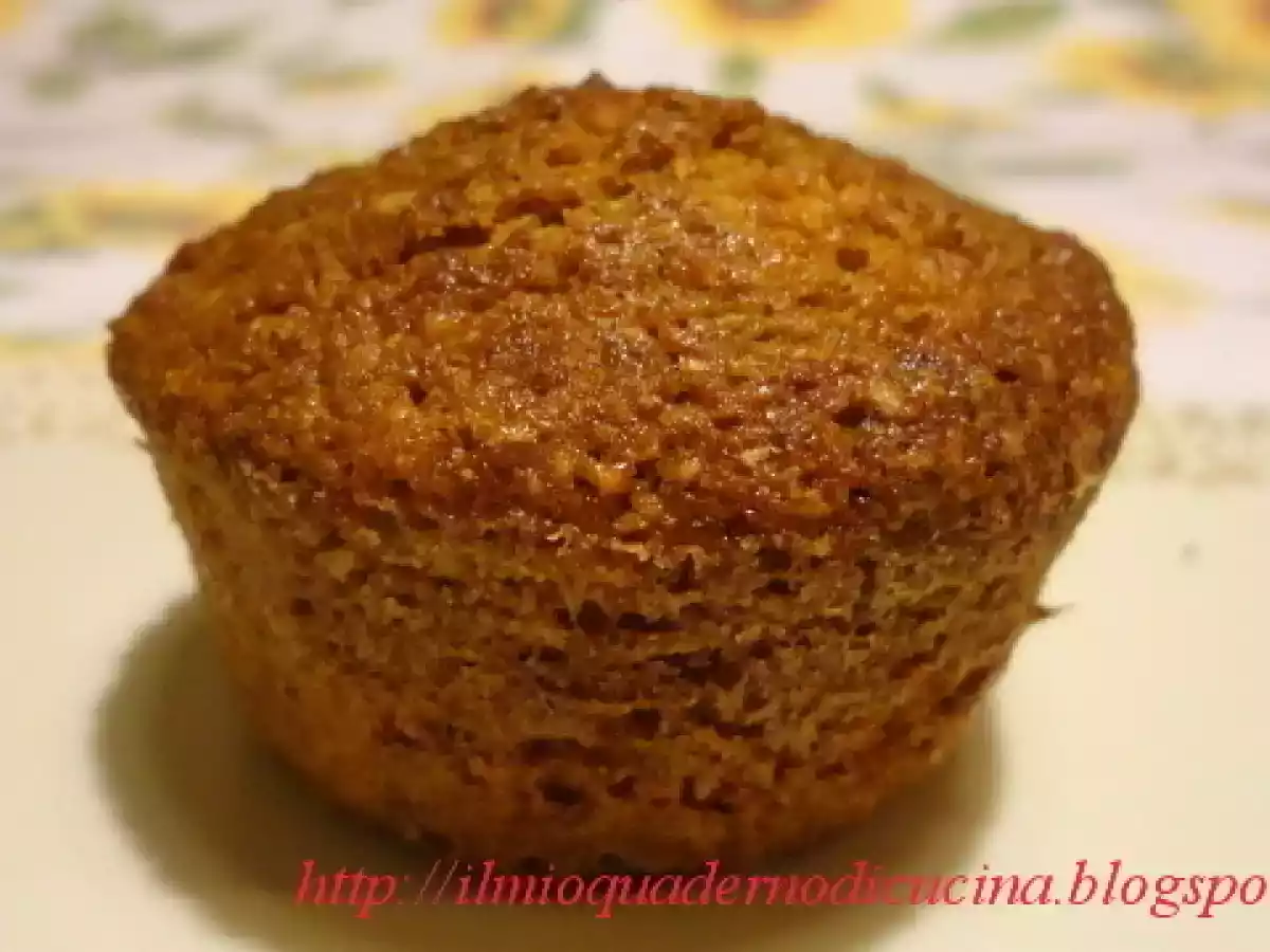 Muffins alle carote con farina integrale e mandorle