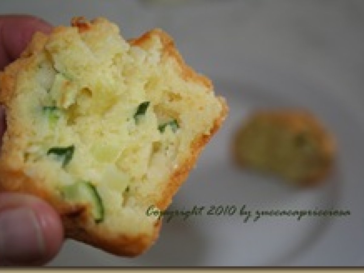 Muffins di riso alle zucchine