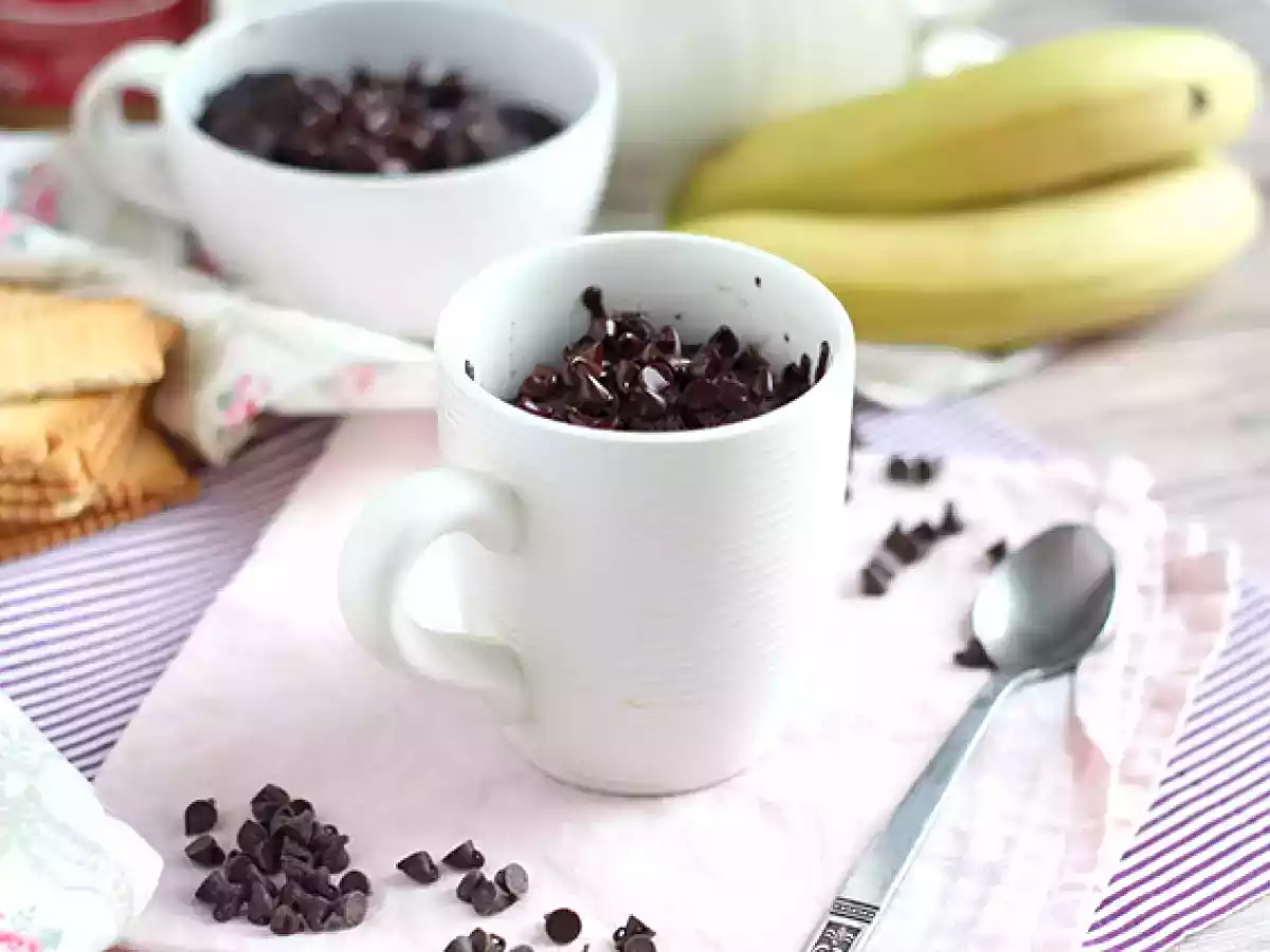 Mug cake vegana con cioccolato e burro d'arachidi - foto 4