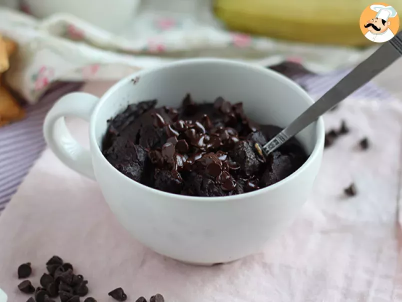 Mug cake vegana con cioccolato e burro d'arachidi - foto 5