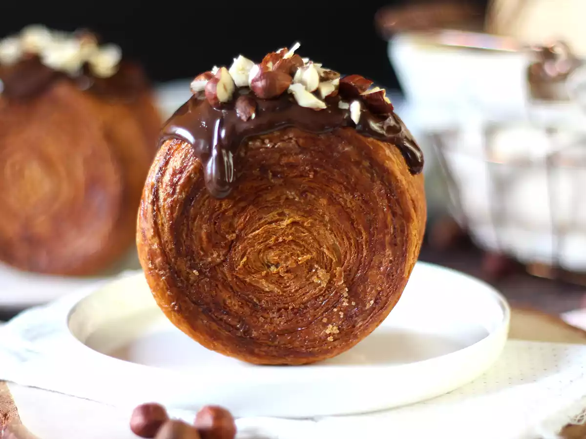 New York Rolls, le girelle di sfoglia lievitata con crema pasticcera e cioccolato