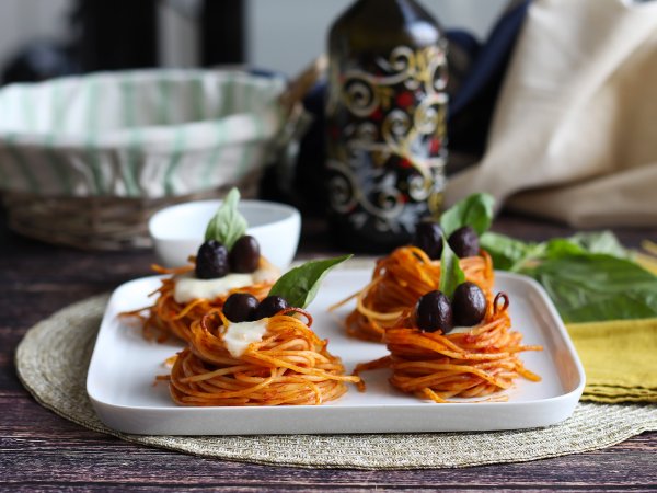 Nidi di pasta al forno, un primo piatto sfizioso e facilissimo da preparare, foto 3