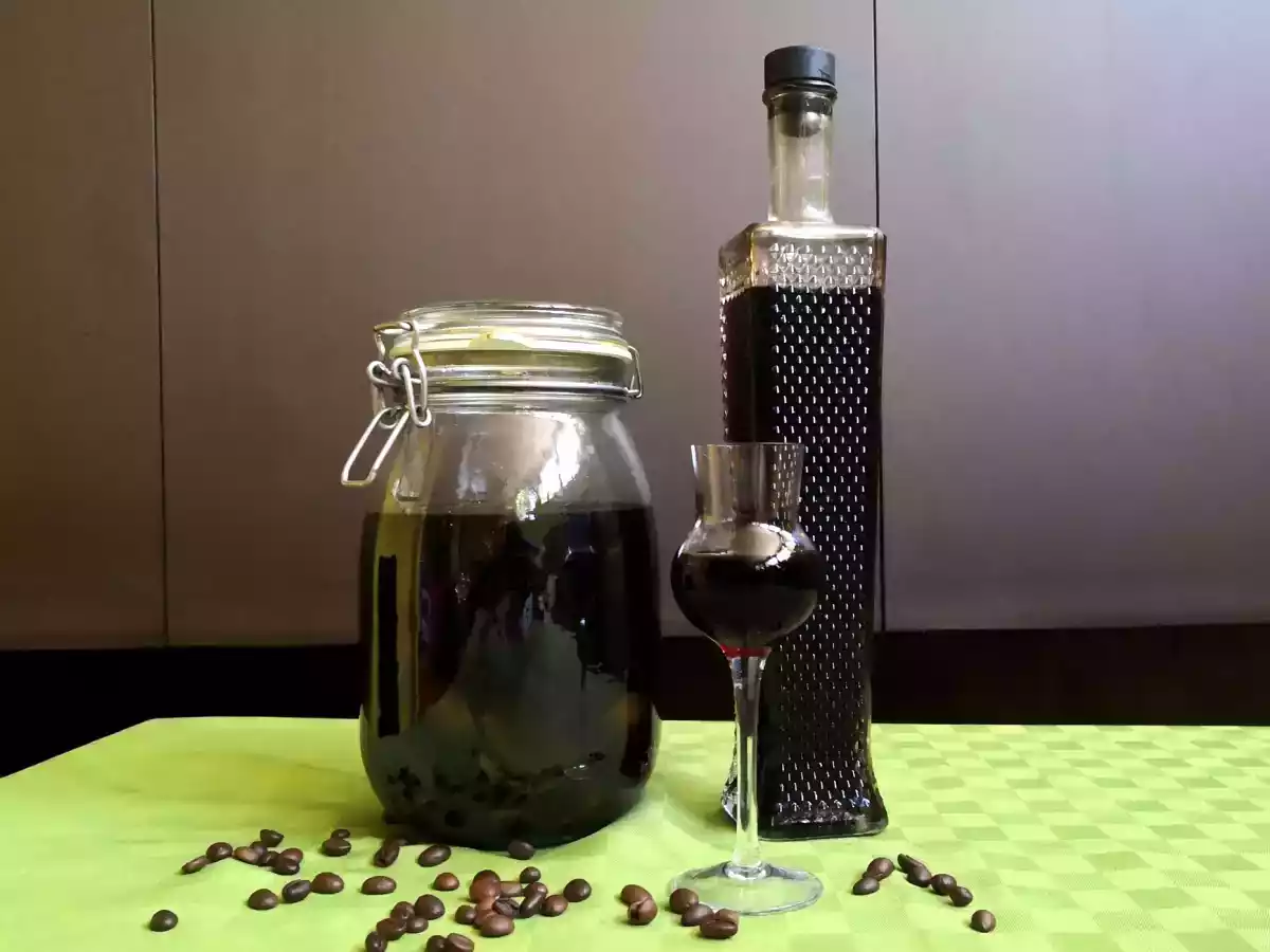 Nocino, la ricetta e gli ingredienti per prepararlo a casa - foto 3