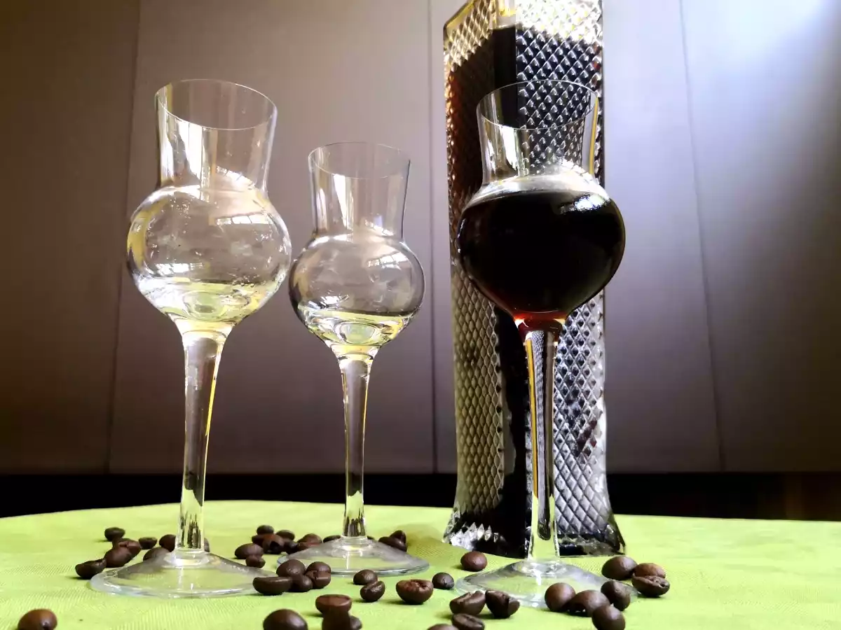 Nocino, la ricetta e gli ingredienti per prepararlo a casa - foto 2