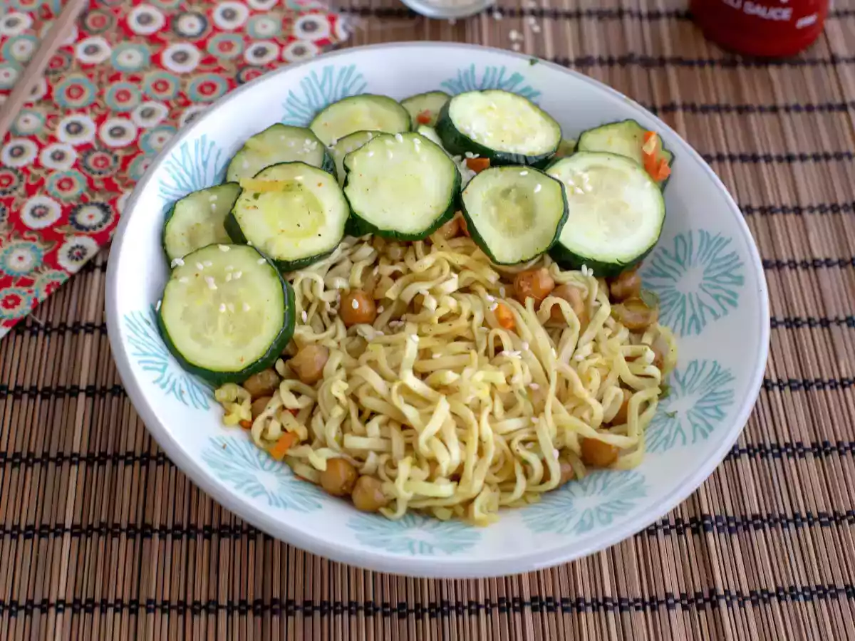 Noodles con ceci arrostiti e zucchine - foto 3