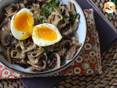 Noodles di riso con funghi e uova (ricetta vegetariana), foto 2