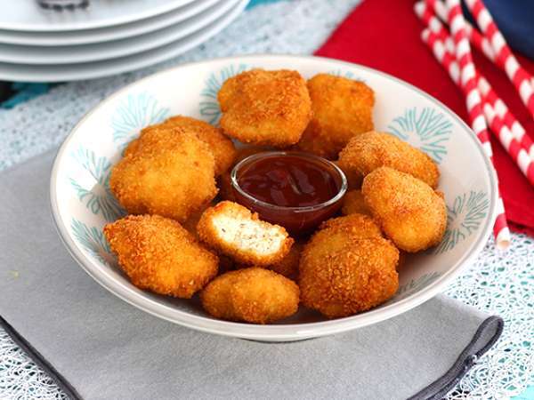 Nuggets di pollo - Ricetta facile e sfiziosa Nuggets di pollo - Ricetta facile e sfiziosa