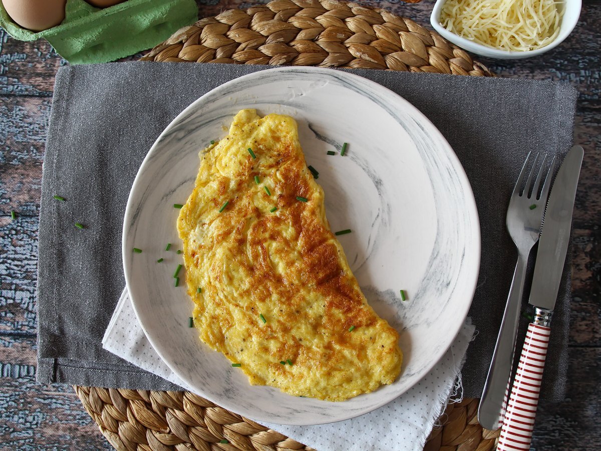 Omelette al formaggio, la ricetta veloce pronta in 5 minuti! - foto 3