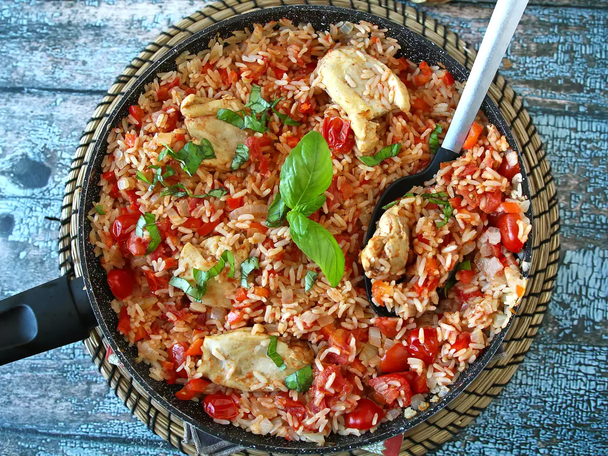 One pot con pollo, riso al pomodoro e peperoni - foto 5