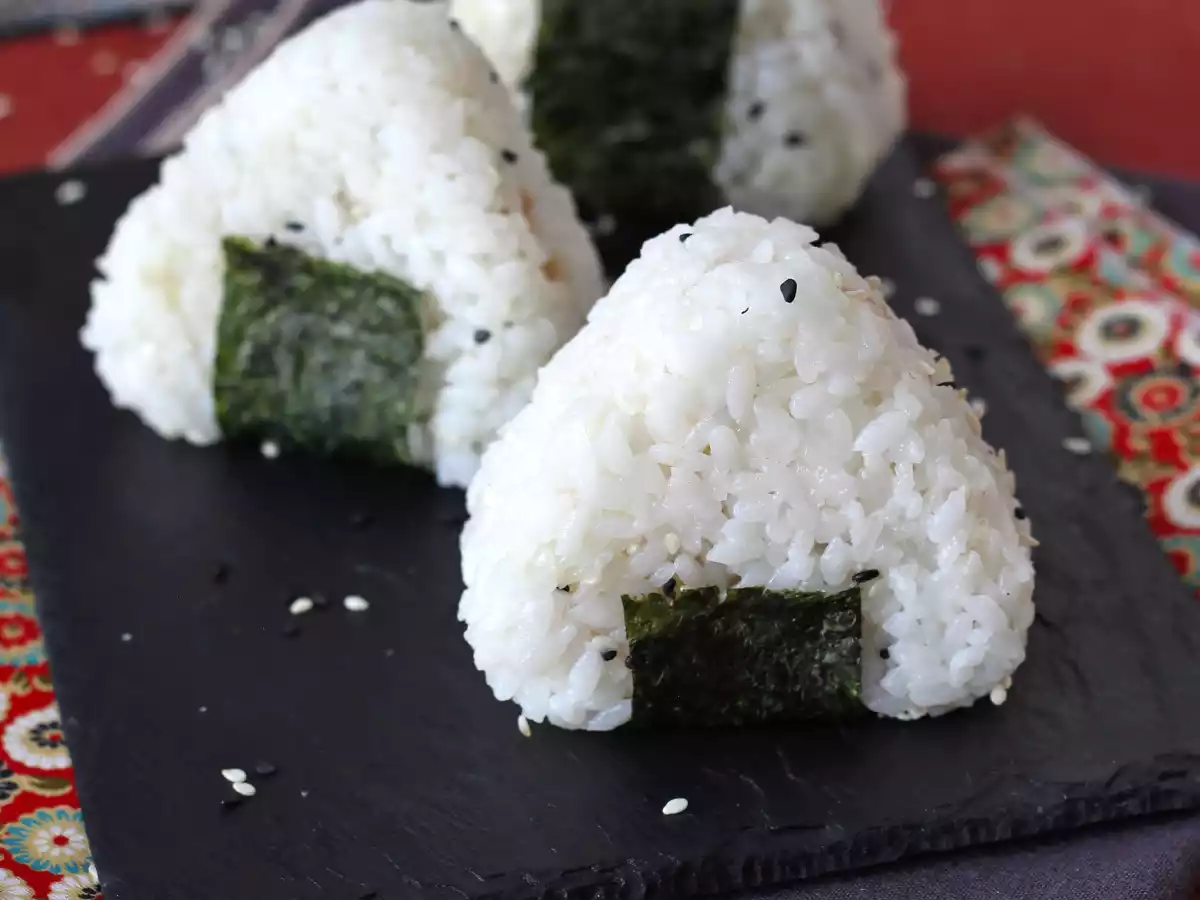 Onigiri al tonno: la ricetta giapponese おにぎり - foto 4