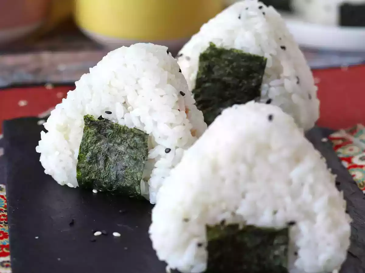 Onigiri al tonno: la ricetta giapponese おにぎり - foto 6