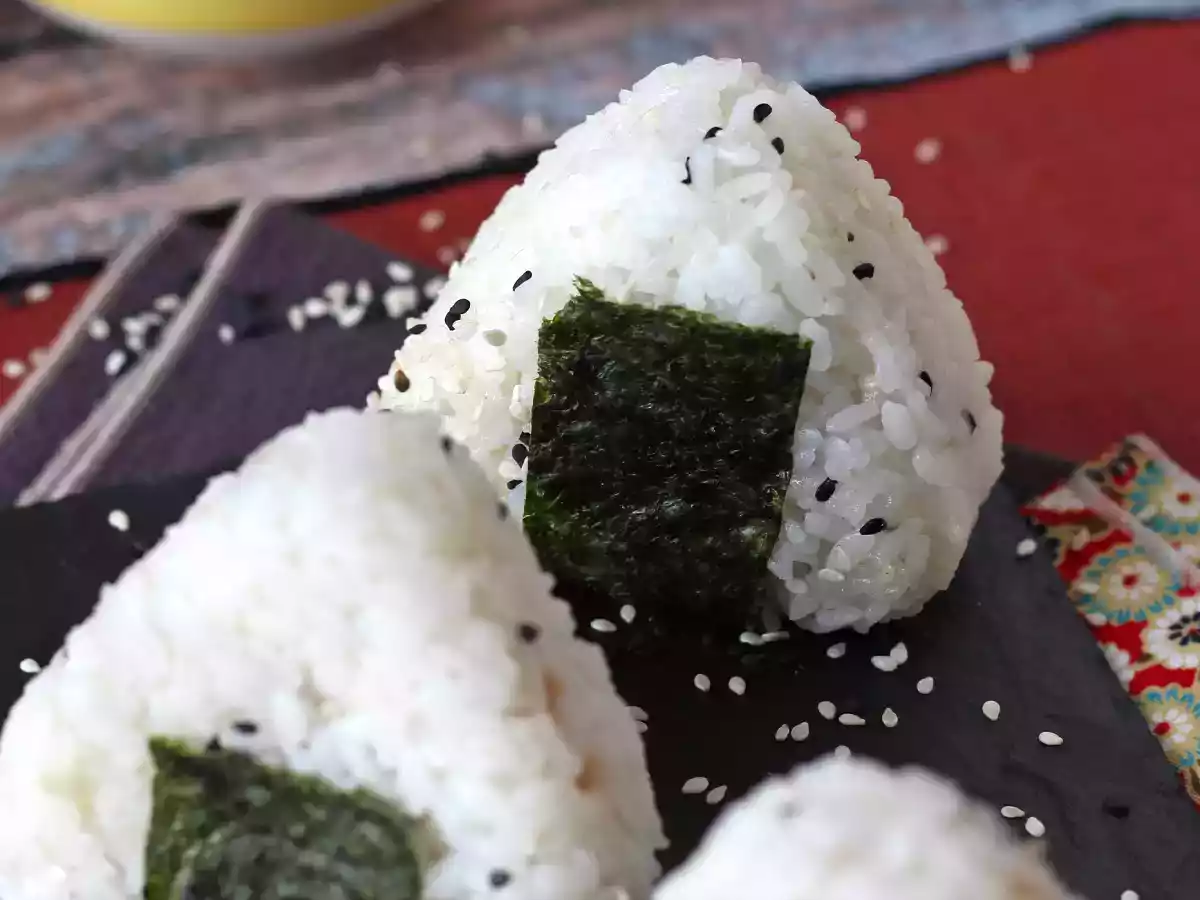Onigiri al tonno: la ricetta giapponese おにぎり - foto 8