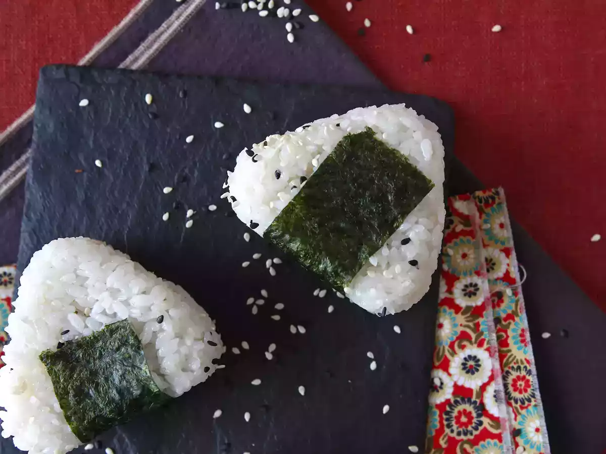 Onigiri al tonno: la ricetta giapponese おにぎり - foto 9