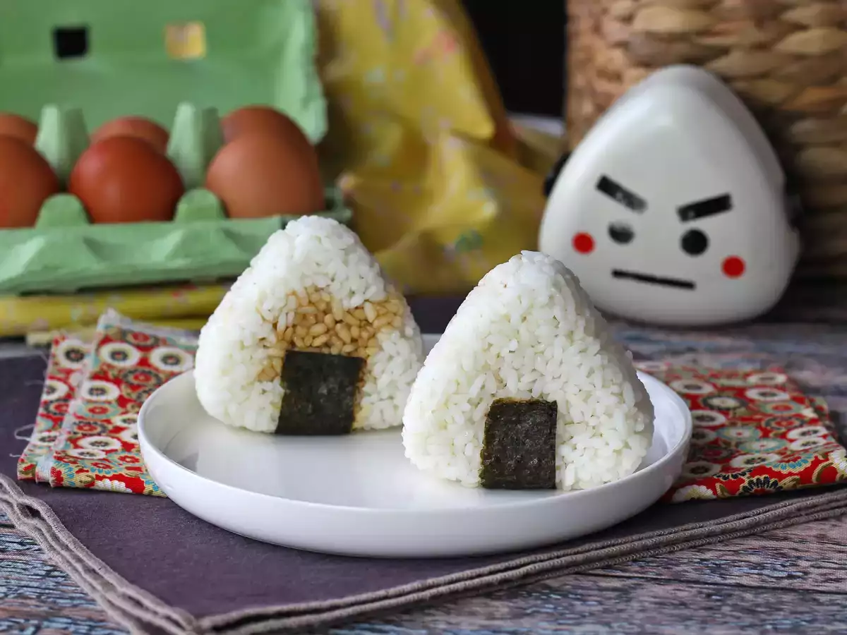 Onigiri con tuorli d’uovo marinati in salsa di soia: ricetta originale giapponese facile - foto 7