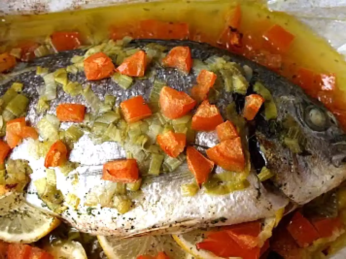 Orata al cartoccio con porri - foto 4