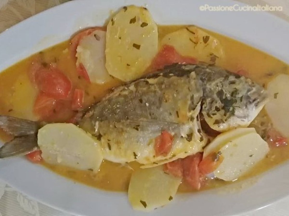 Orate con patate in padella