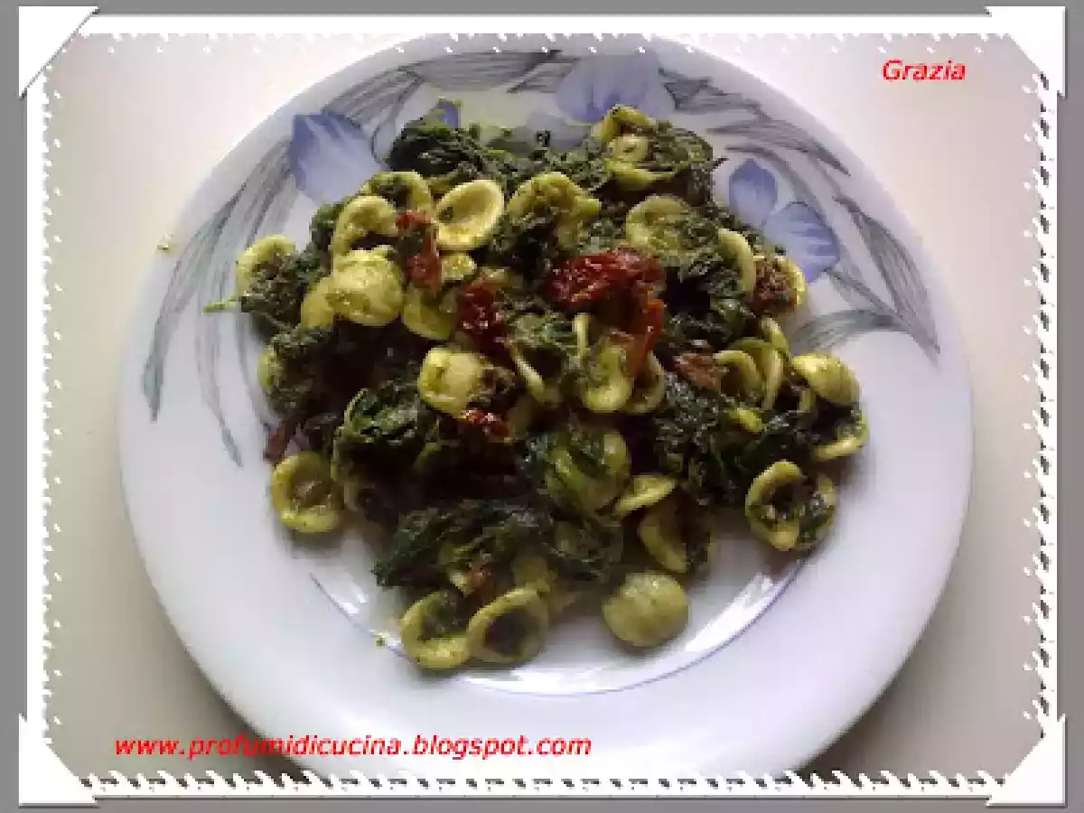 Orecchiette con cime di rape e pomodorini secchi