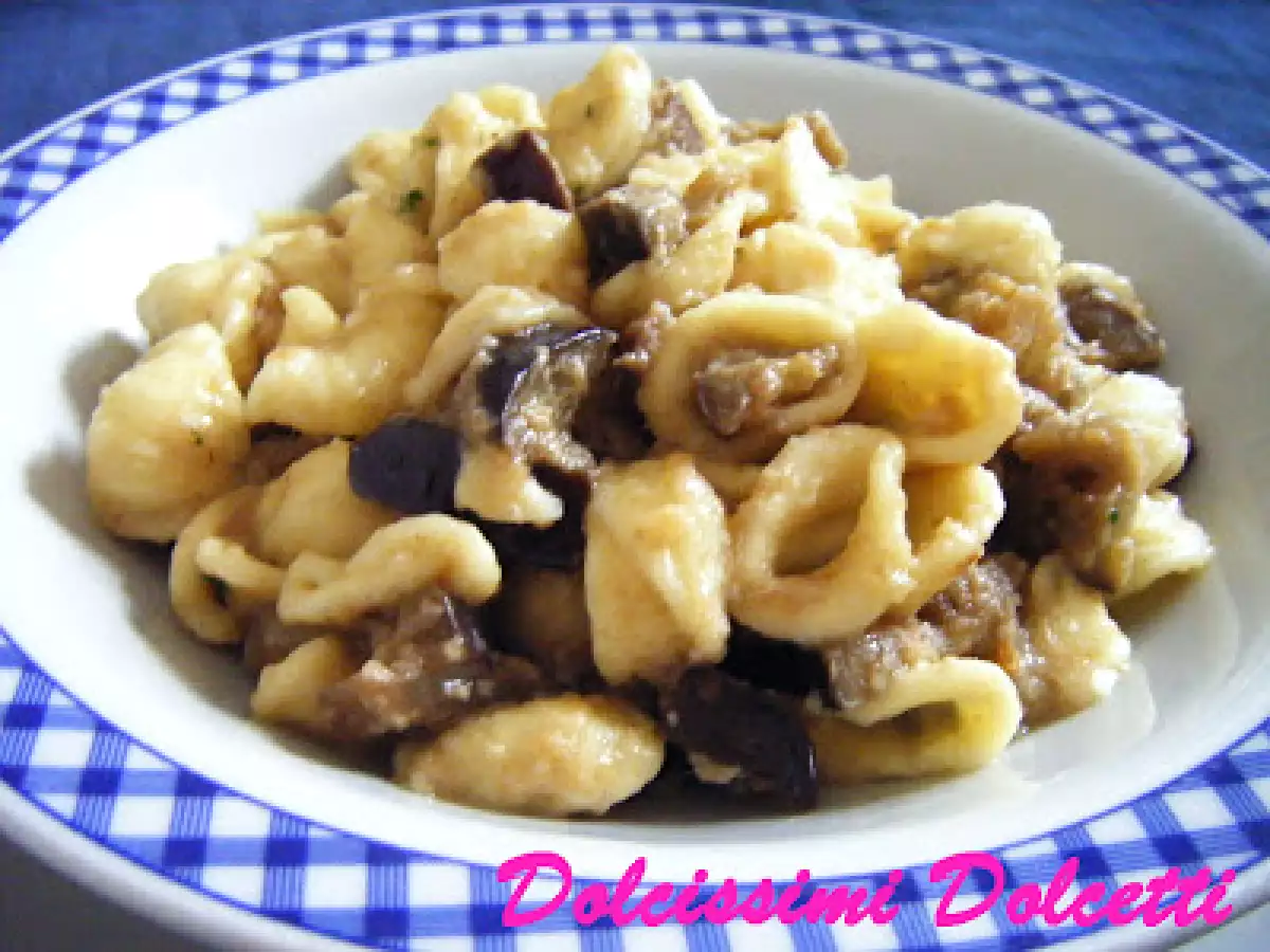 Orecchiette con melanzane e acciughe - foto 3