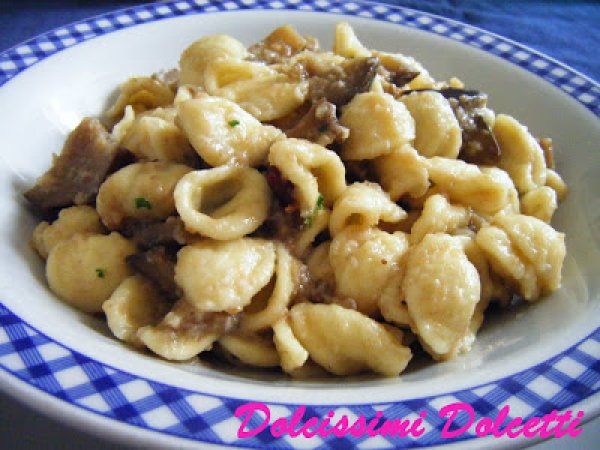 Orecchiette con melanzane e acciughe e ringraziamenti....