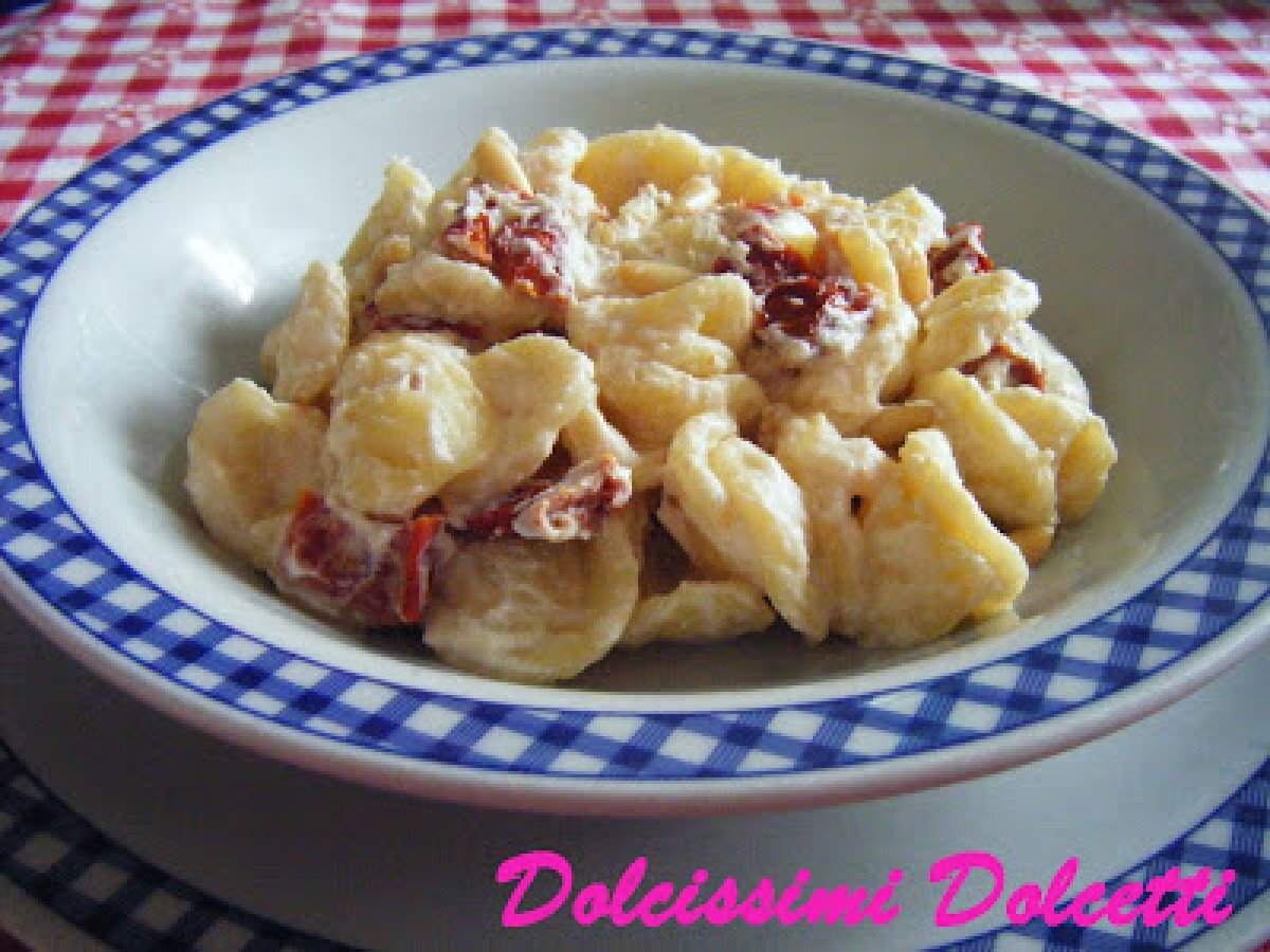 Orecchiette con pinoli e pomodori secchi di San Gimignano - foto 2