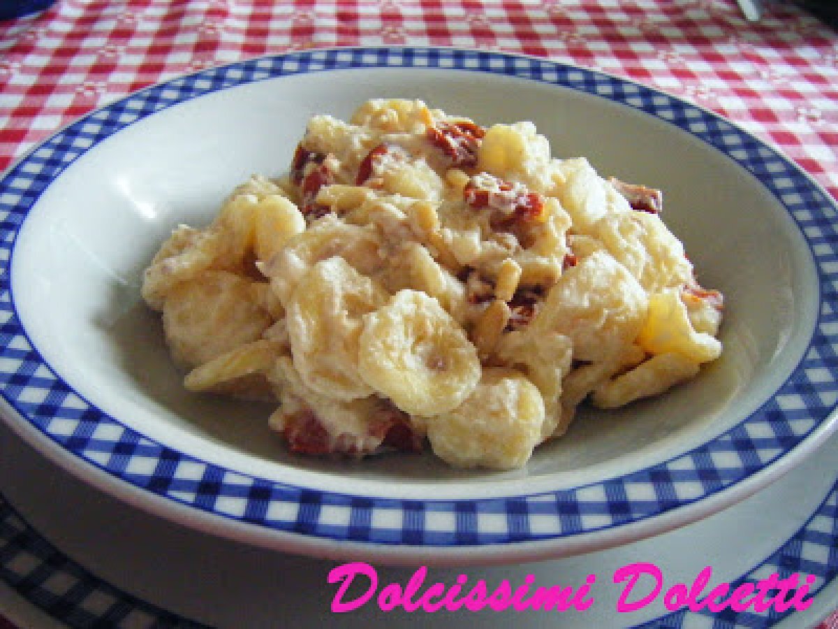 Orecchiette con pinoli e pomodori secchi di San Gimignano - foto 3