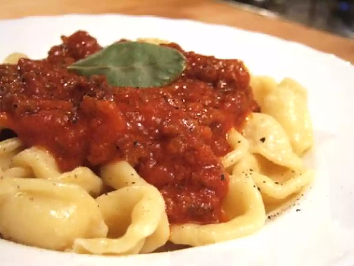 Orecchiette con ragù di cavallo