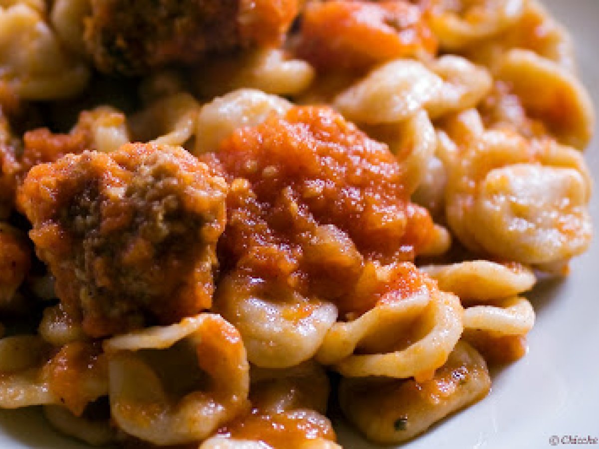 Orecchiette con sugo di polpette