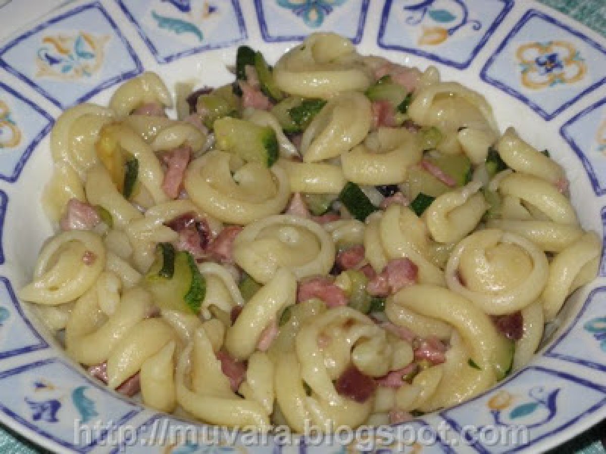 Orecchiette con zucchine e pancetta