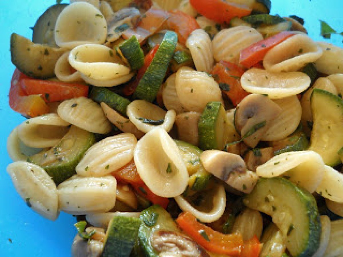 ORECCHIETTE ESTIVE AROMATICHE...