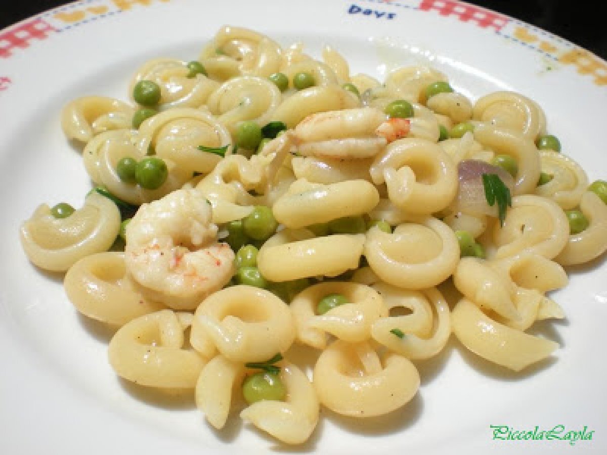 Orecchiette Napoletane con Piselli e Gamberoni