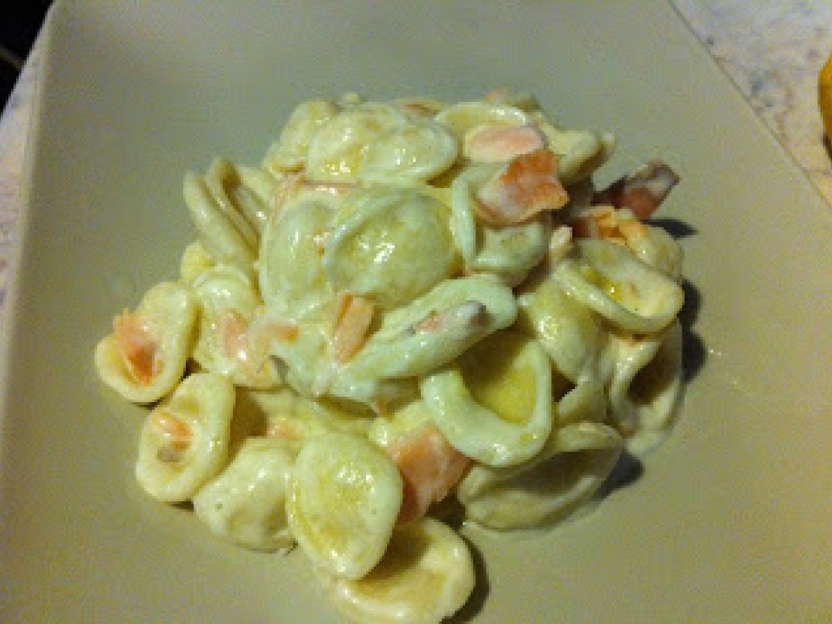 Orecchiette o meglio, salmone, limone e mascarpone