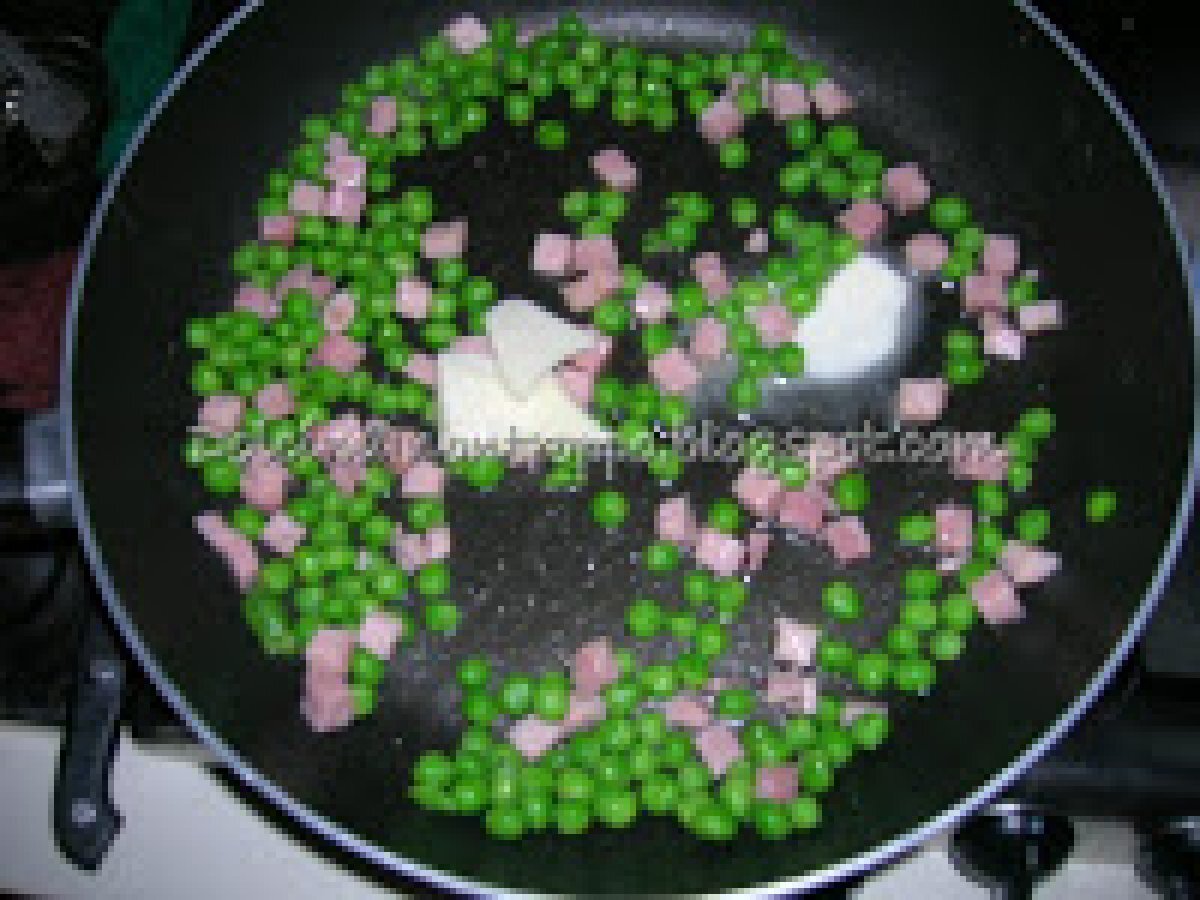 ORECCHIETTE PROSCIUTTO, PISELLI E PEPE ARCOBALENO - foto 3