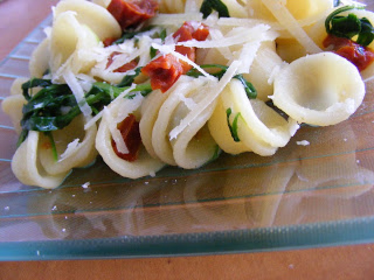 Orecchiette rucola e pomodori secchi