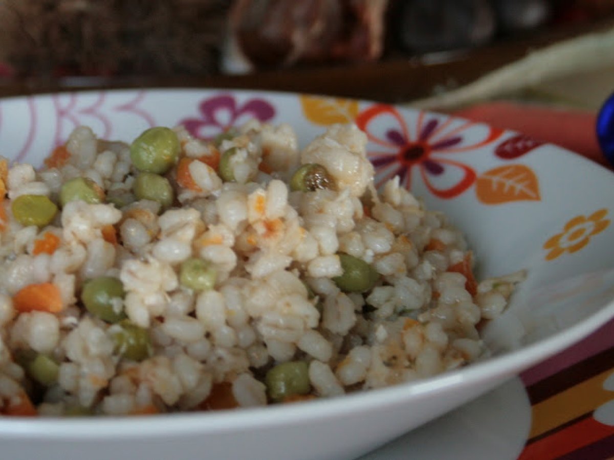 Orzotto con pesce e verdure.