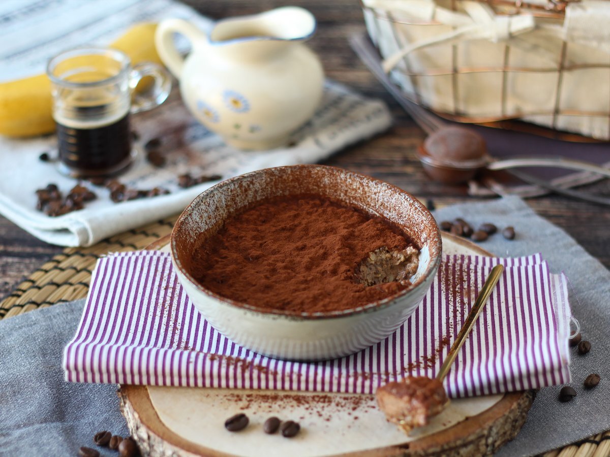 Overnight oat tiramisù: la colazione salutare con un tocco di golosità