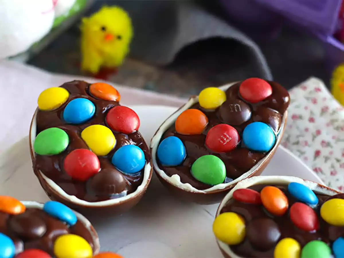 Ovetti di Pasqua ripieni con crema al cioccolato e m&m's - foto 4