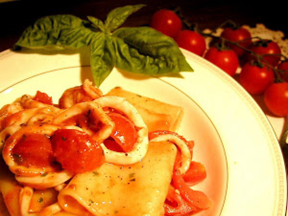 Paccheri con calamari e gamberi