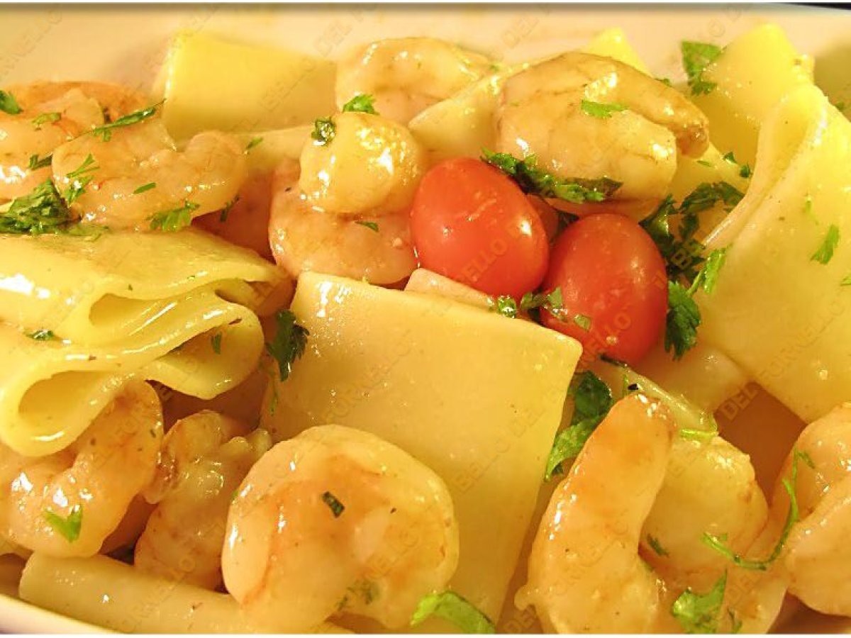 Paccheri con gamberetti profumati al limone